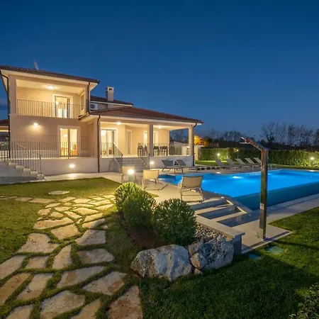 Villa Silvia Kastelir