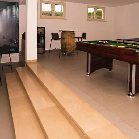 Villa Silvia Kastelir